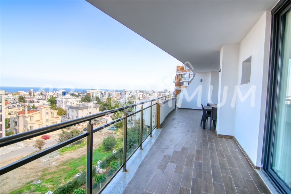 3+1 Residence Wohnung zum Verkauf mit Blick auf das Meer und die Berge im Zentrum von Kyrenia ** 