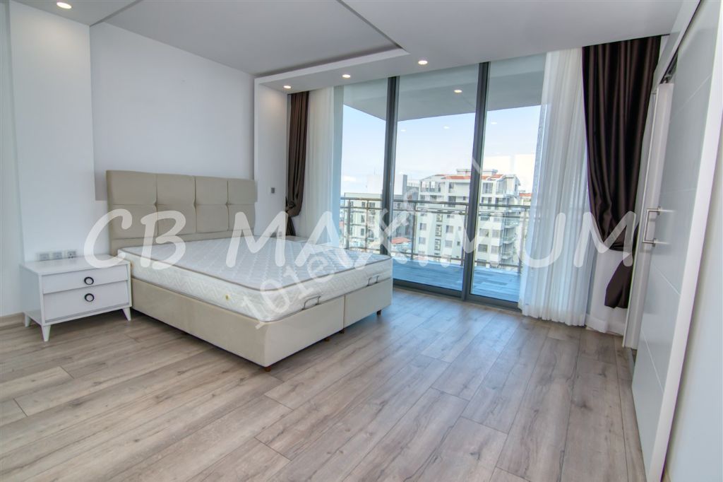 3+1 Residence Wohnung zum Verkauf mit Blick auf das Meer und die Berge im Zentrum von Kyrenia ** 