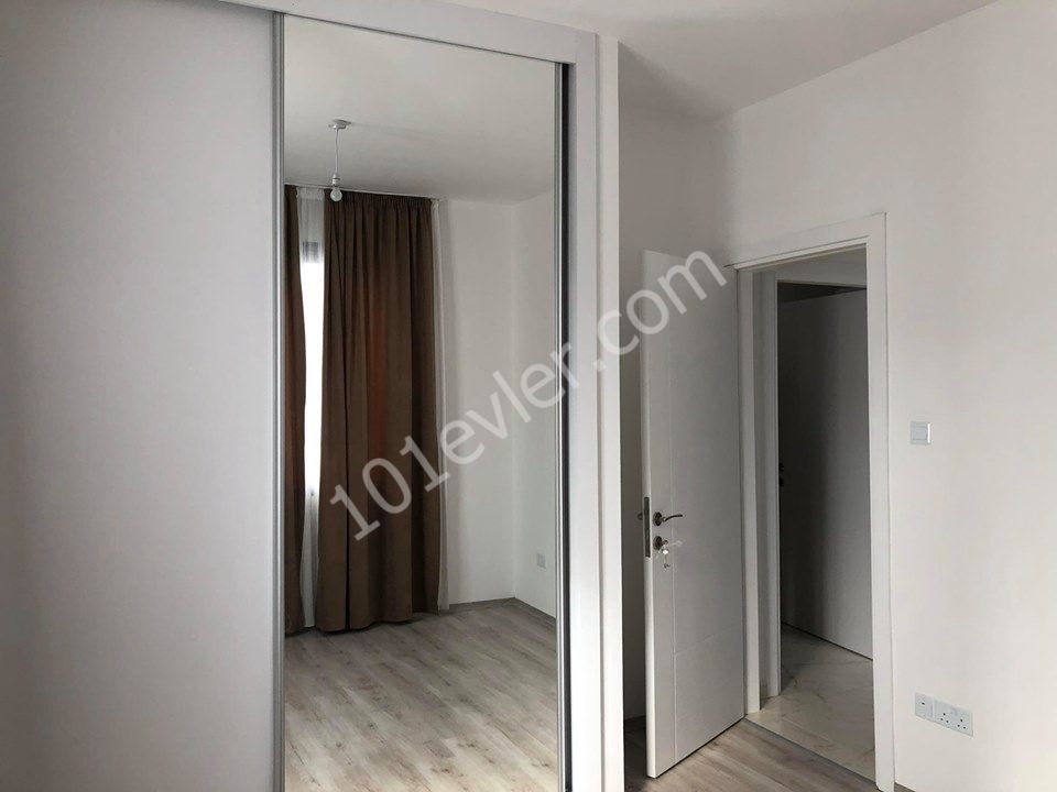 GİRNE OZANKÖY DE 2.500 TL EŞYALI VEYA 2.000 TL EŞYASIZ 2+1 YENİ DAİRE