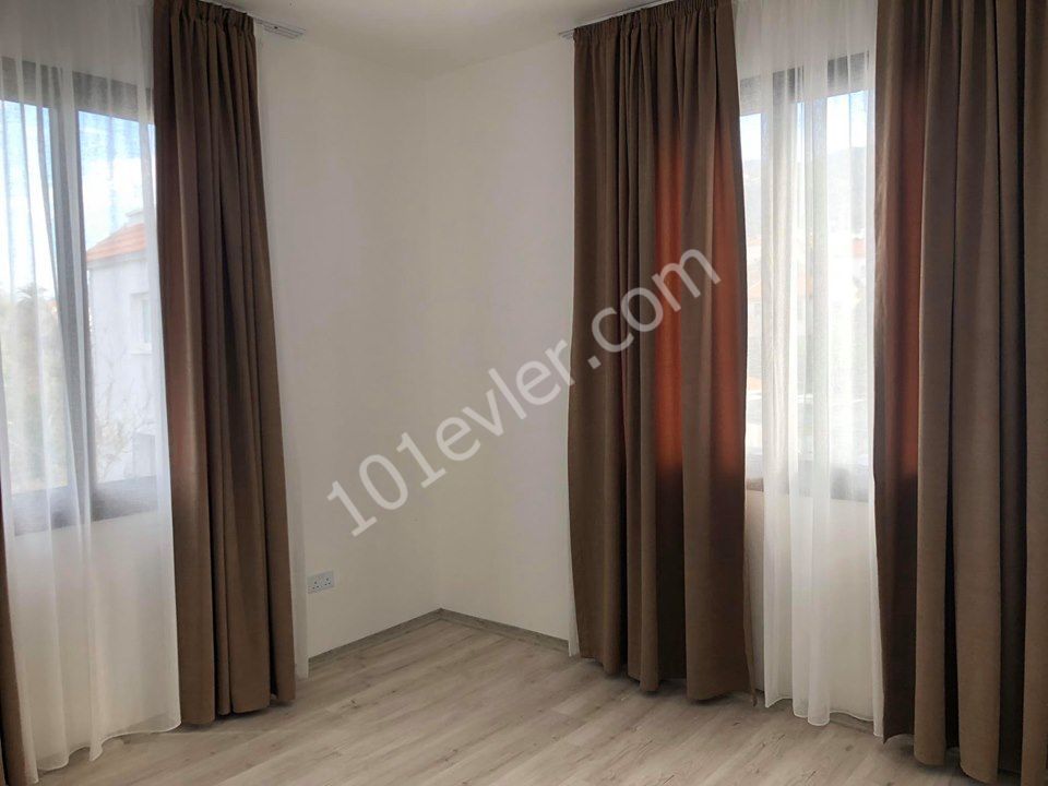 GİRNE OZANKÖY DE 2.500 TL EŞYALI VEYA 2.000 TL EŞYASIZ 2+1 YENİ DAİRE