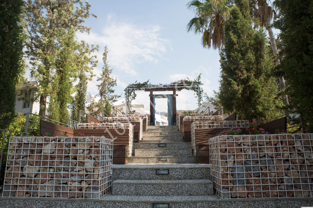 HERRLICHE 2+1 GARTENWOHNUNG MIT MEERBLICK IN KYRENIA ALSANCAK TA MILOS PARK ** 