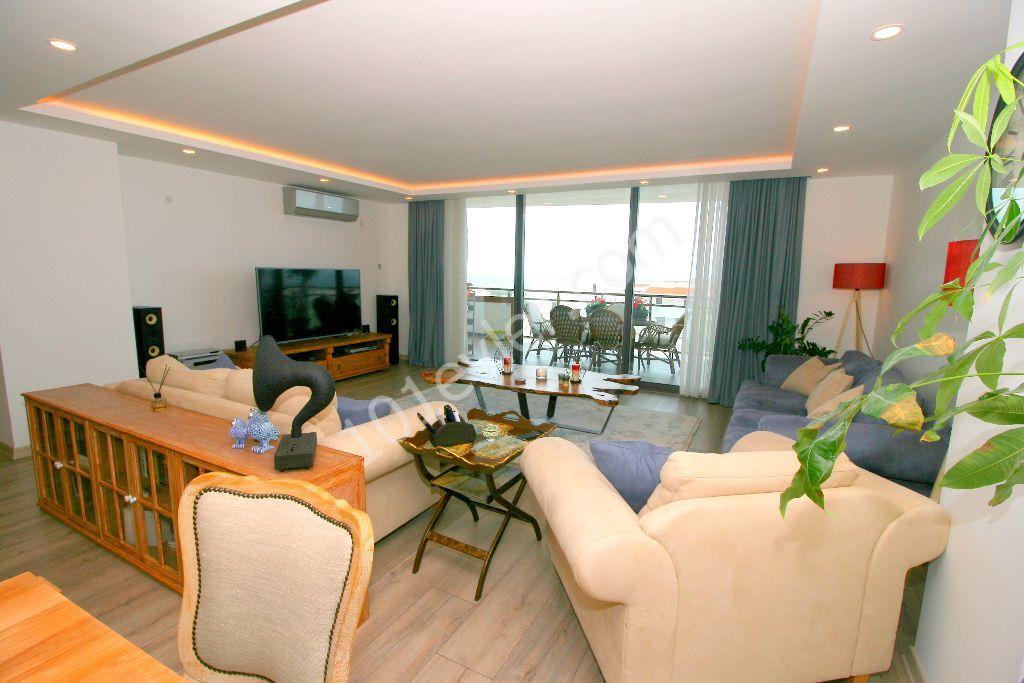 Flat For Sale in Girne Merkez, Kyrenia