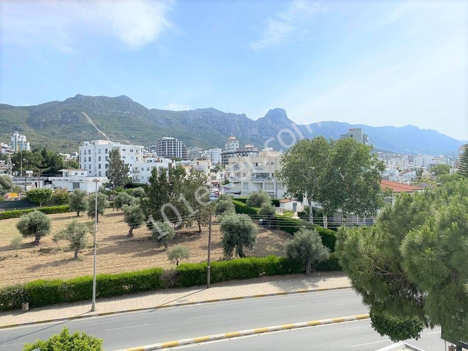 Flat To Rent in Girne Merkez, Kyrenia