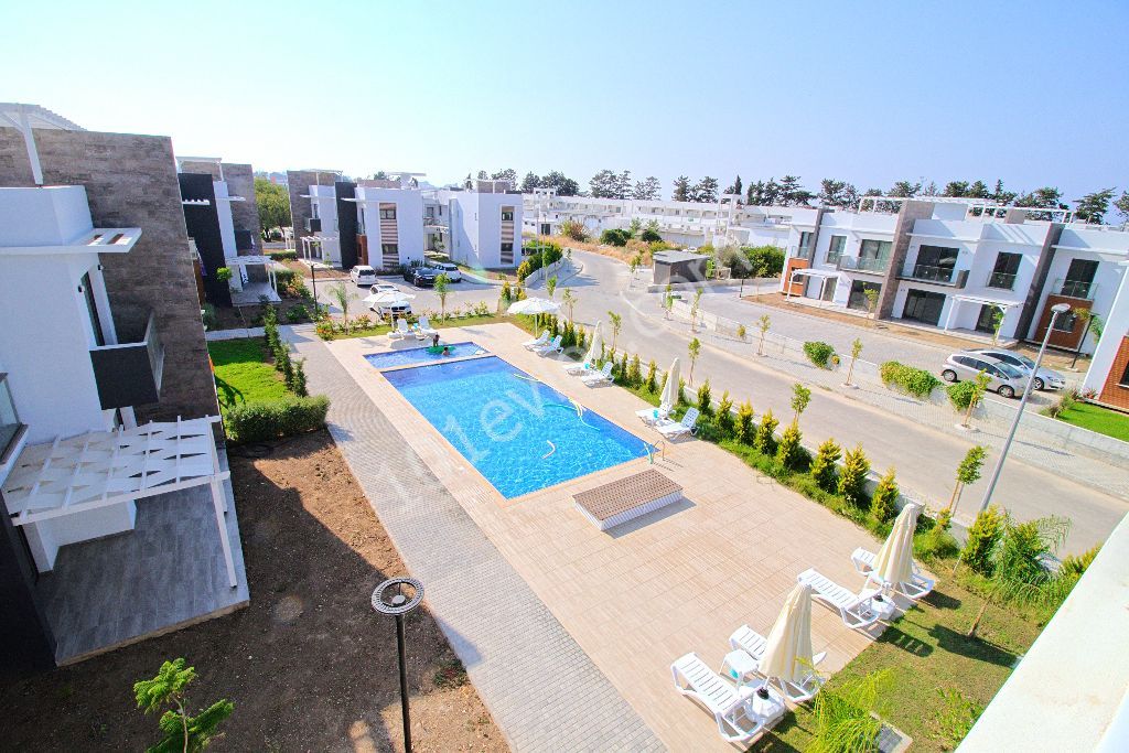 Girne Ozanköy'de Site İçersinde Satılık  2+1 Full Beyaz Eşyalı Dairenize Hemen Taşının