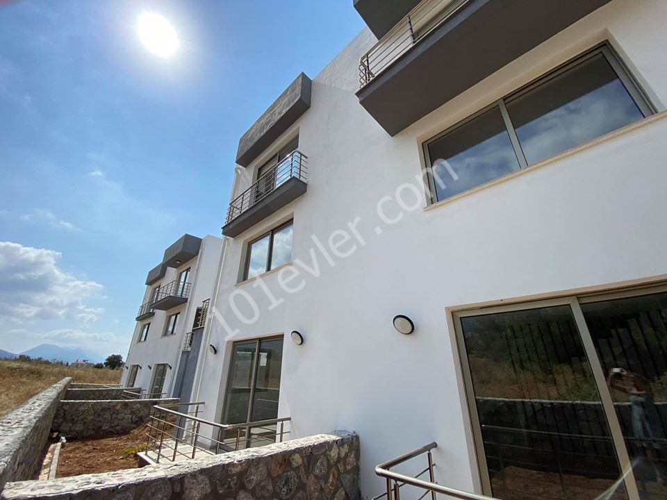 THE SOLE AUTHORITY! 3+1 TRIPLEX VILLAS WITH READY-MADE COBS IN KYRENIA ÇATALKÖY ARE ONLY 105.000 STG ** 