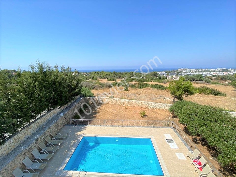 Triplex-und Duplex-Villen im 1300 M2 Garten mit herrlichem Meerblick in Kyrenia EDREMIT ** 