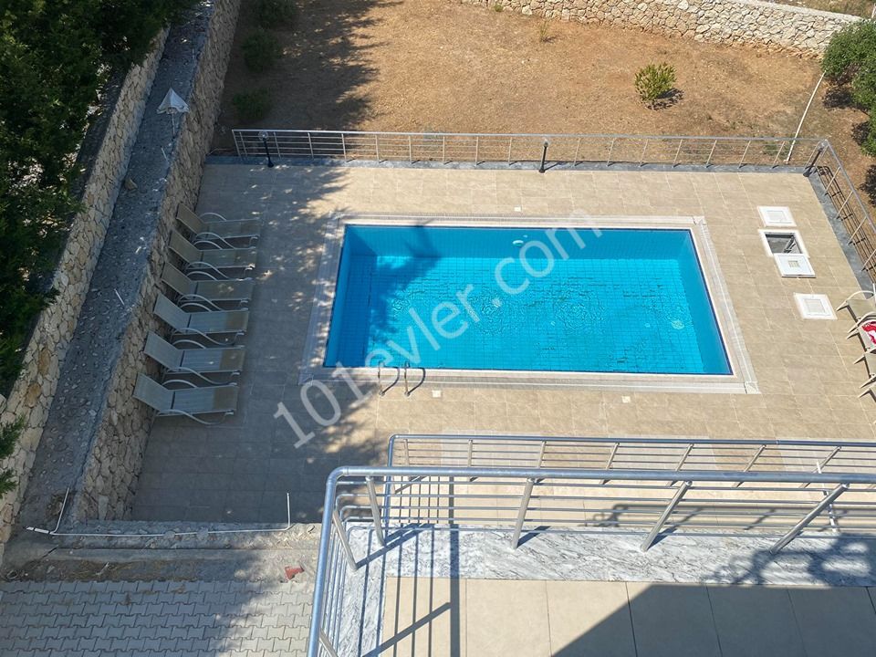 Triplex-und Duplex-Villen im 1300 M2 Garten mit herrlichem Meerblick in Kyrenia EDREMIT ** 