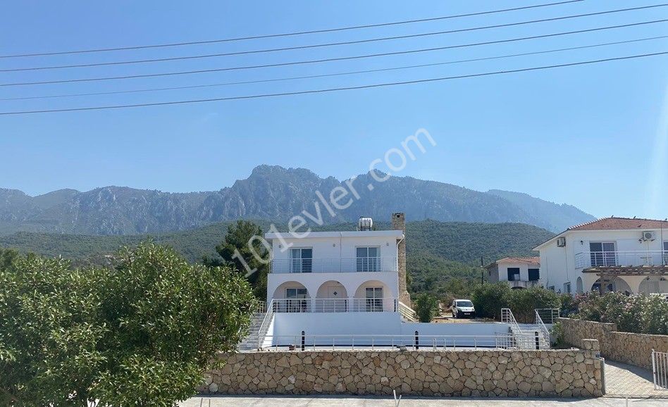 Gelegenheit ! 4+1 MÖBLIERTE VILLEN MIT HERRLICHEM POOL MIT MEERBLICK IN KYRENIA EDREMIT ** 