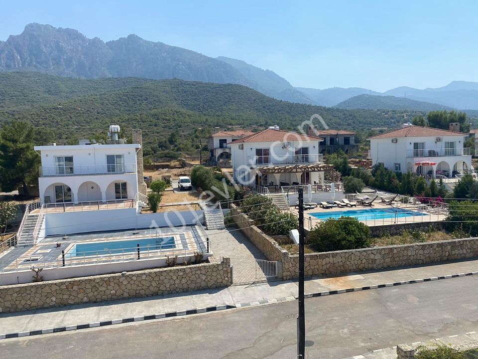 Gelegenheit ! 4+1 MÖBLIERTE VILLEN MIT HERRLICHEM POOL MIT MEERBLICK IN KYRENIA EDREMIT ** 