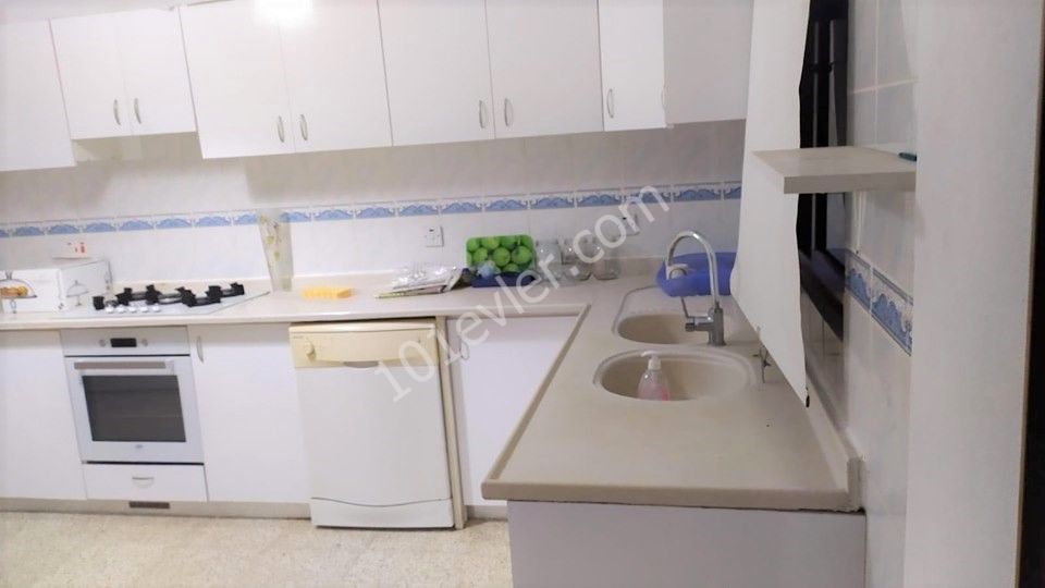 Flat To Rent in Girne Merkez, Kyrenia