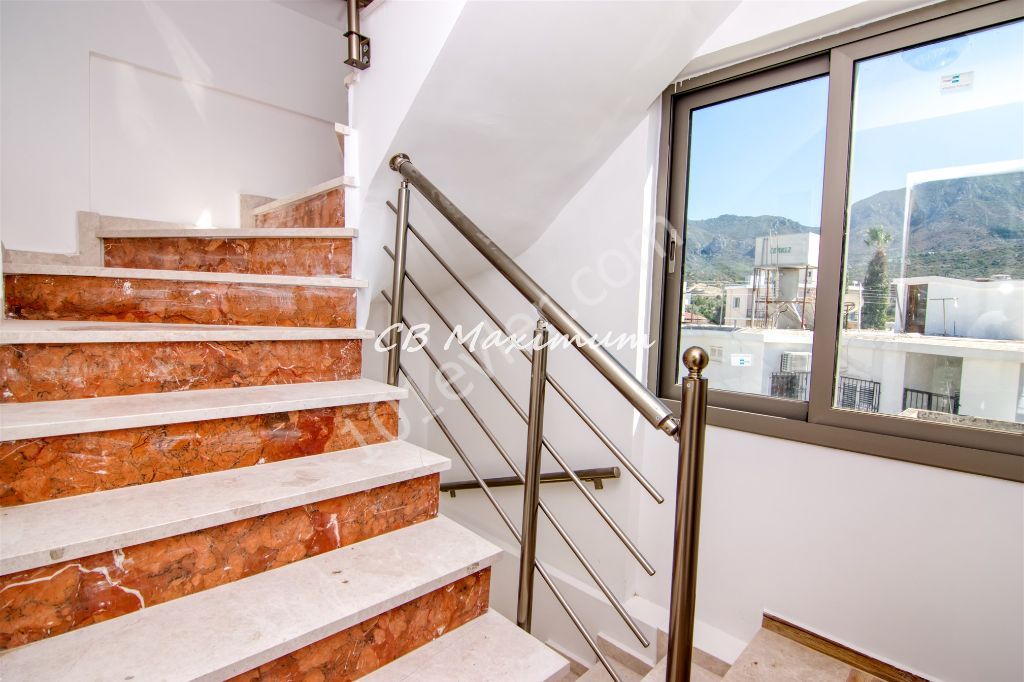 Girne Karaoğlanoğlunda Taşınmaya Hazır 3+1 Triplex Villalar