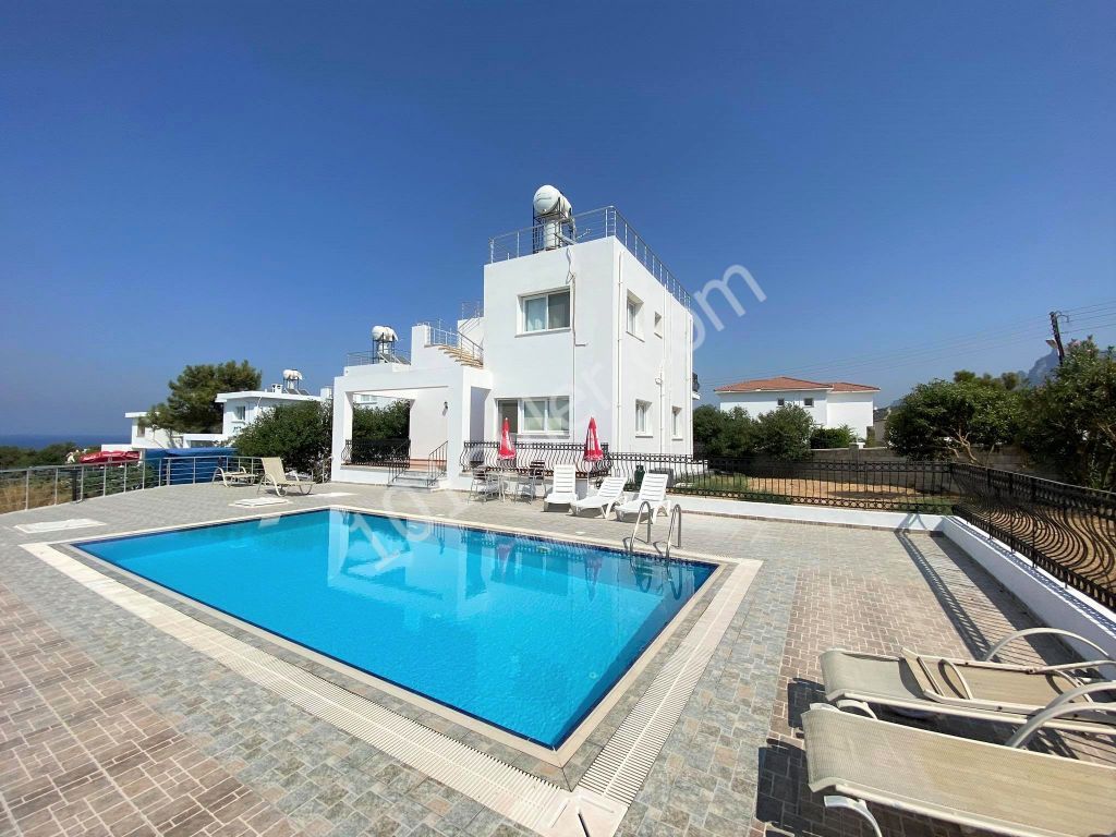 Villa To Rent in Girne Merkez, Kyrenia