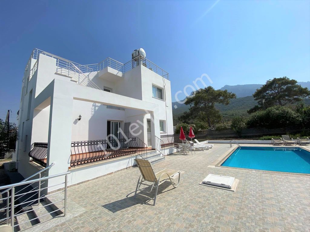 Villa To Rent in Girne Merkez, Kyrenia