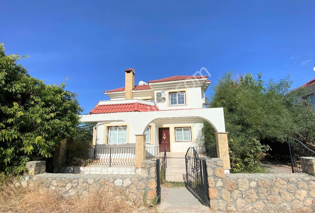 Villa For Sale in Girne Merkez, Kyrenia