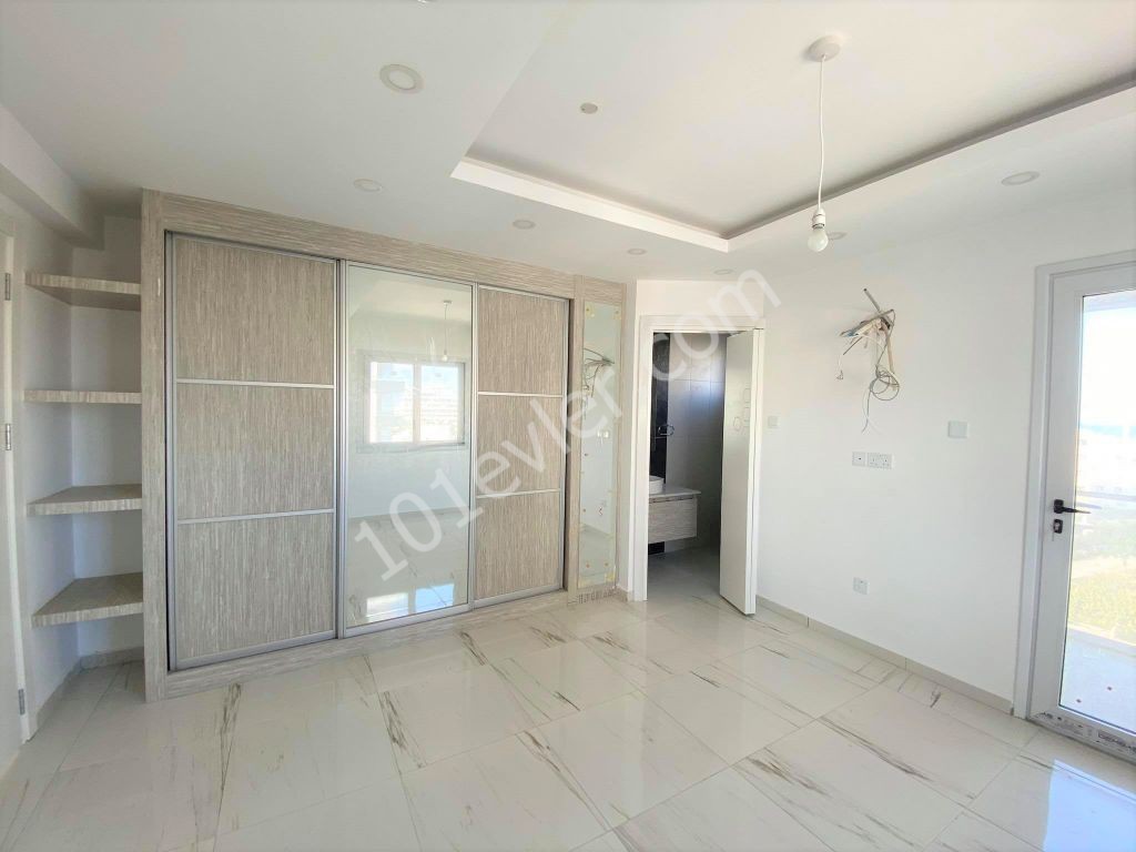 3+1 NEW OPPORTUNITY APARTMENT ON THE MAIN STREET IN THE CENTER OF KYRENIA ** 