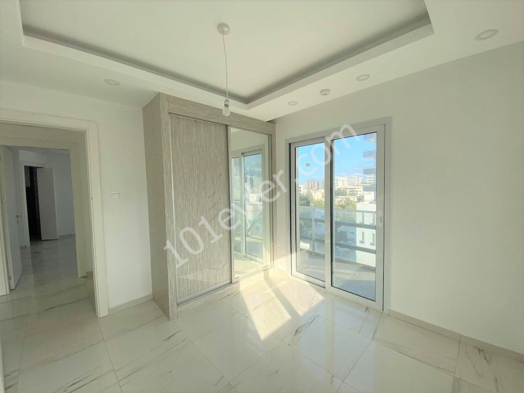 3+1 NEW OPPORTUNITY APARTMENT ON THE MAIN STREET IN THE CENTER OF KYRENIA ** 