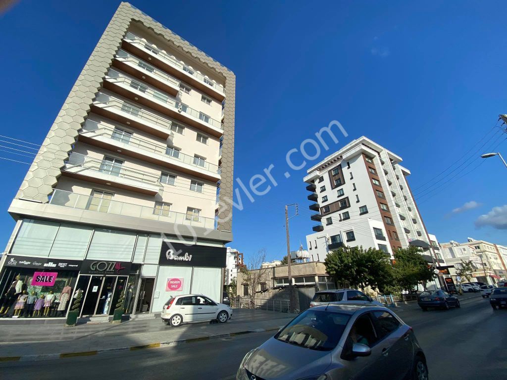 TEK YETKİLİ!  GİRNE MERKEZ DE ANA CADDE ÜZERİNDE 3+1 YENİ FIRSAT LÜKS DAİRE 