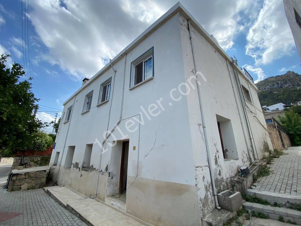 THE SOLE AUTHORITY !! 2-STOREY DETACHED HOUSE WITH A LARGE GARDEN IN BELLAPAIS, KYRENIA, CYPRUS ** 