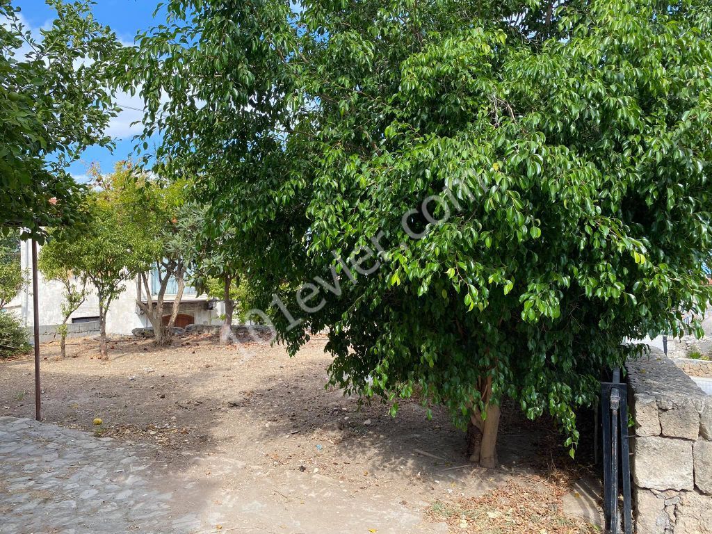 THE SOLE AUTHORITY !! 2-STOREY DETACHED HOUSE WITH A LARGE GARDEN IN BELLAPAIS, KYRENIA, CYPRUS ** 