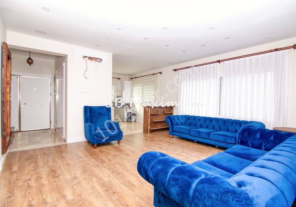 Girne Karaoğlanoğlunda 5+1 Havuzlu Geniş ve Özel Satılık Villa