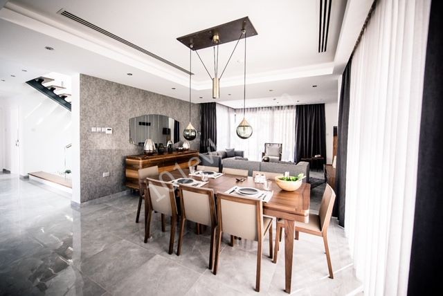 Kıbrıs Girne'de 4+1 Satılık Modern Havuzlu Villa