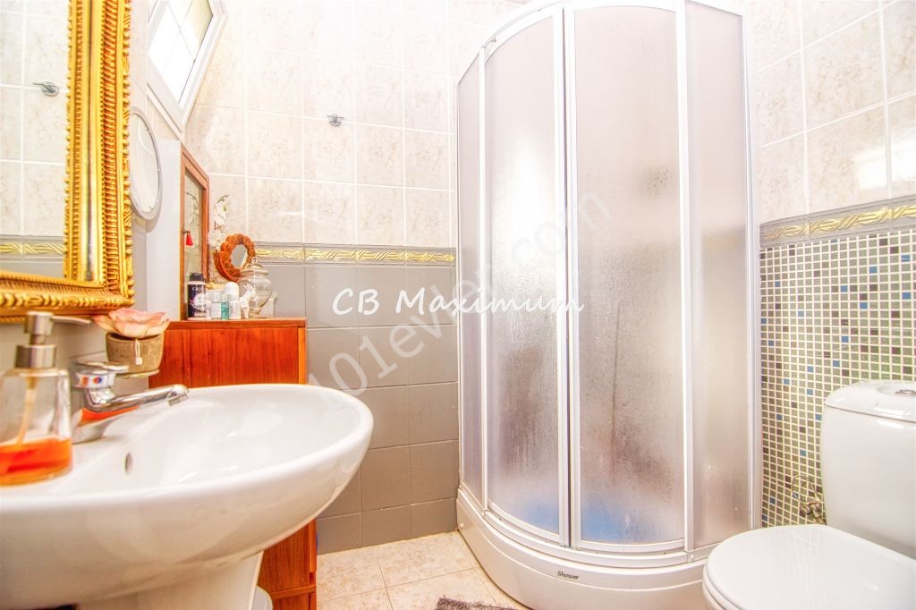 Girne Merkez de Site İçinde Satılık 3+1 Penthouse