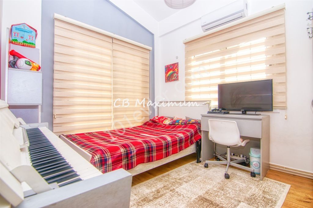 Girne Merkez de Site İçinde Satılık 3+1 Penthouse