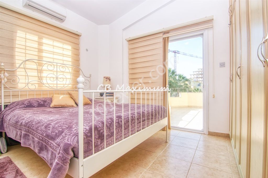 Girne Merkez de Site İçinde Satılık 3+1 Penthouse