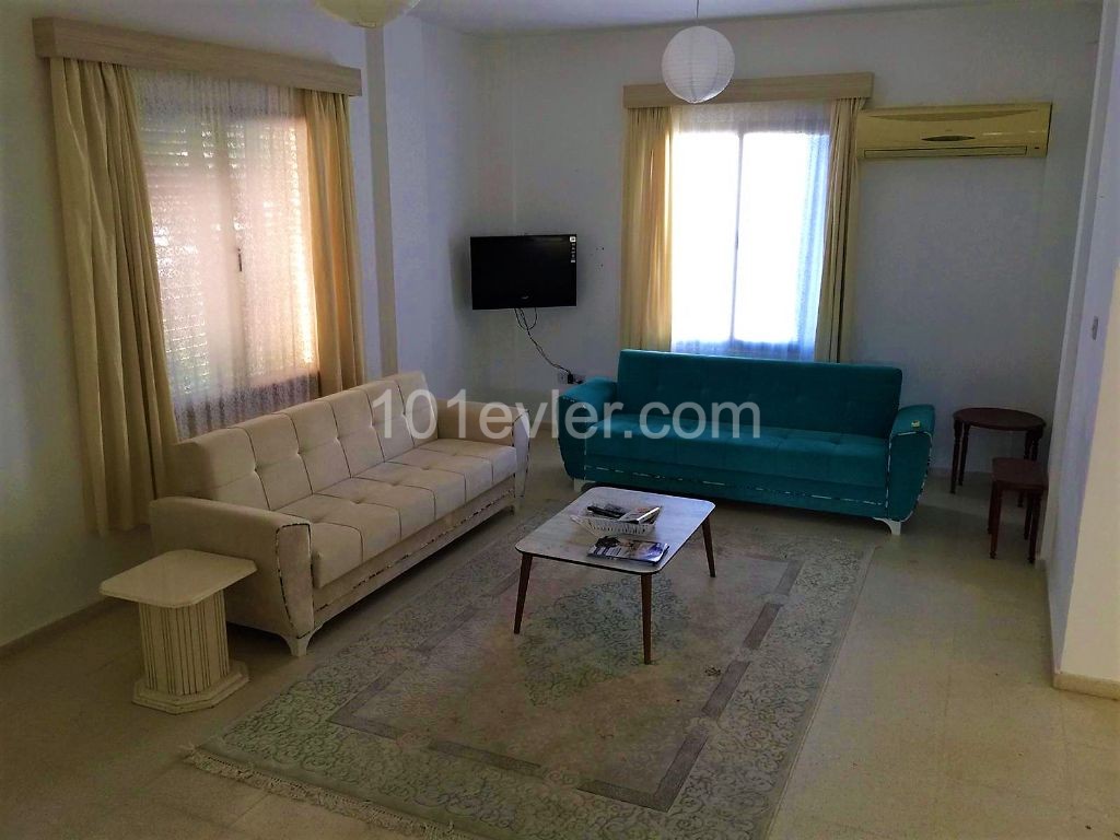 Girne Karakumda Kiralik Genis Bahceli 3+1 Villa