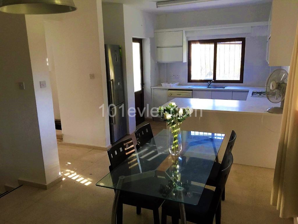 Girne Karakumda Kiralik Genis Bahceli 3+1 Villa