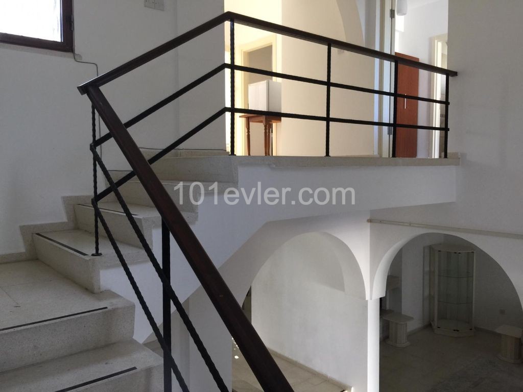 Girne Karakumda Kiralik Genis Bahceli 3+1 Villa