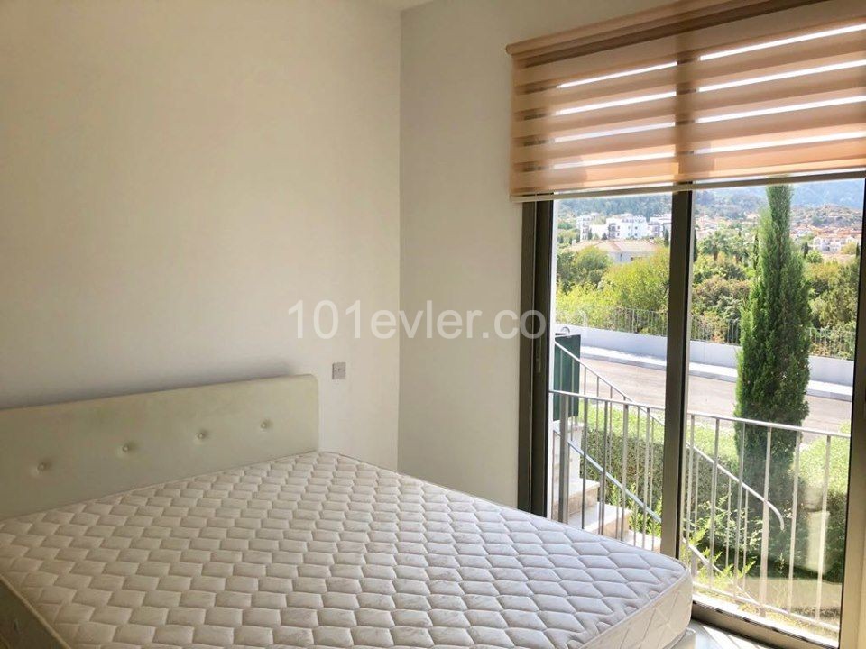 Flat To Rent in Alsancak, Kyrenia