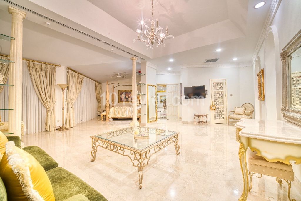 KKTC, Girne Bellapais'de Satılık Süper Lüks Villa