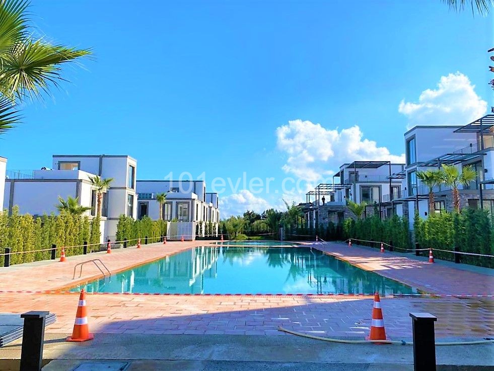 Kıbrıs Girne Alsancak Site İçerisinde Satılık Dublex 3+1 Villalar