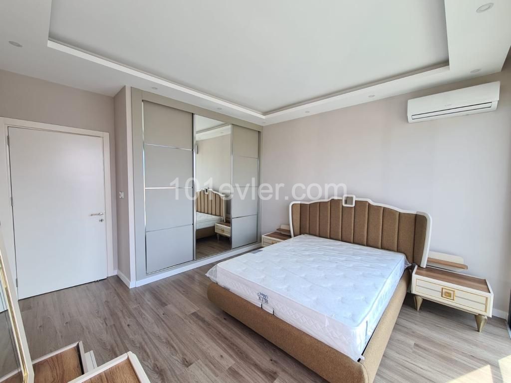 KKTC Girne Alsancak'ta Merkezi Konumda Satılık 3+1 Modern Villa 