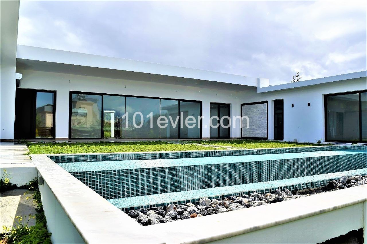 350 m2 Single-Storey 4 + 1 Luxury Villa with Modern Architectural Pool MADE in TURKISH ** 