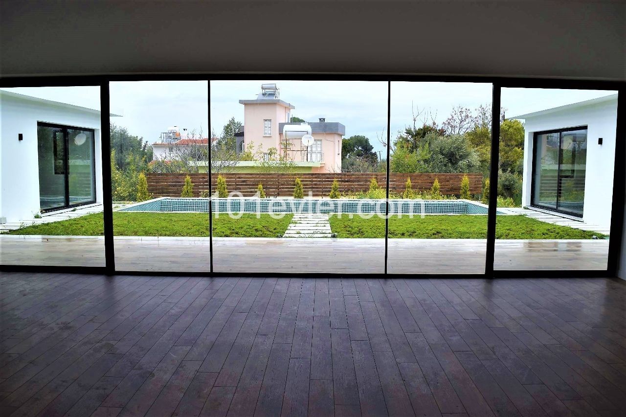 350 m2 Single-Storey 4 + 1 Luxury Villa with Modern Architectural Pool MADE in TURKISH ** 