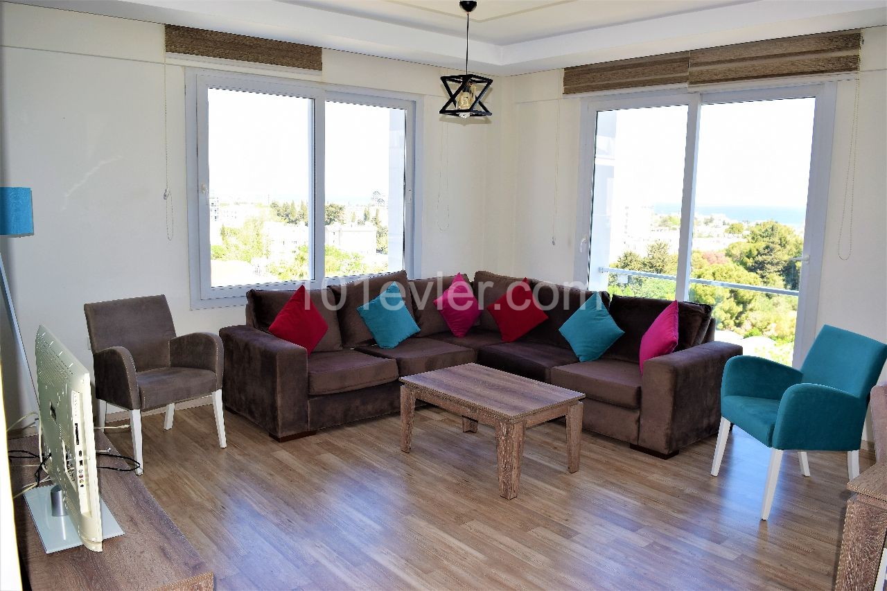 Girne Merkez’de Lüks Eşyalı Geniş 3+1 Kiralık Rezidans