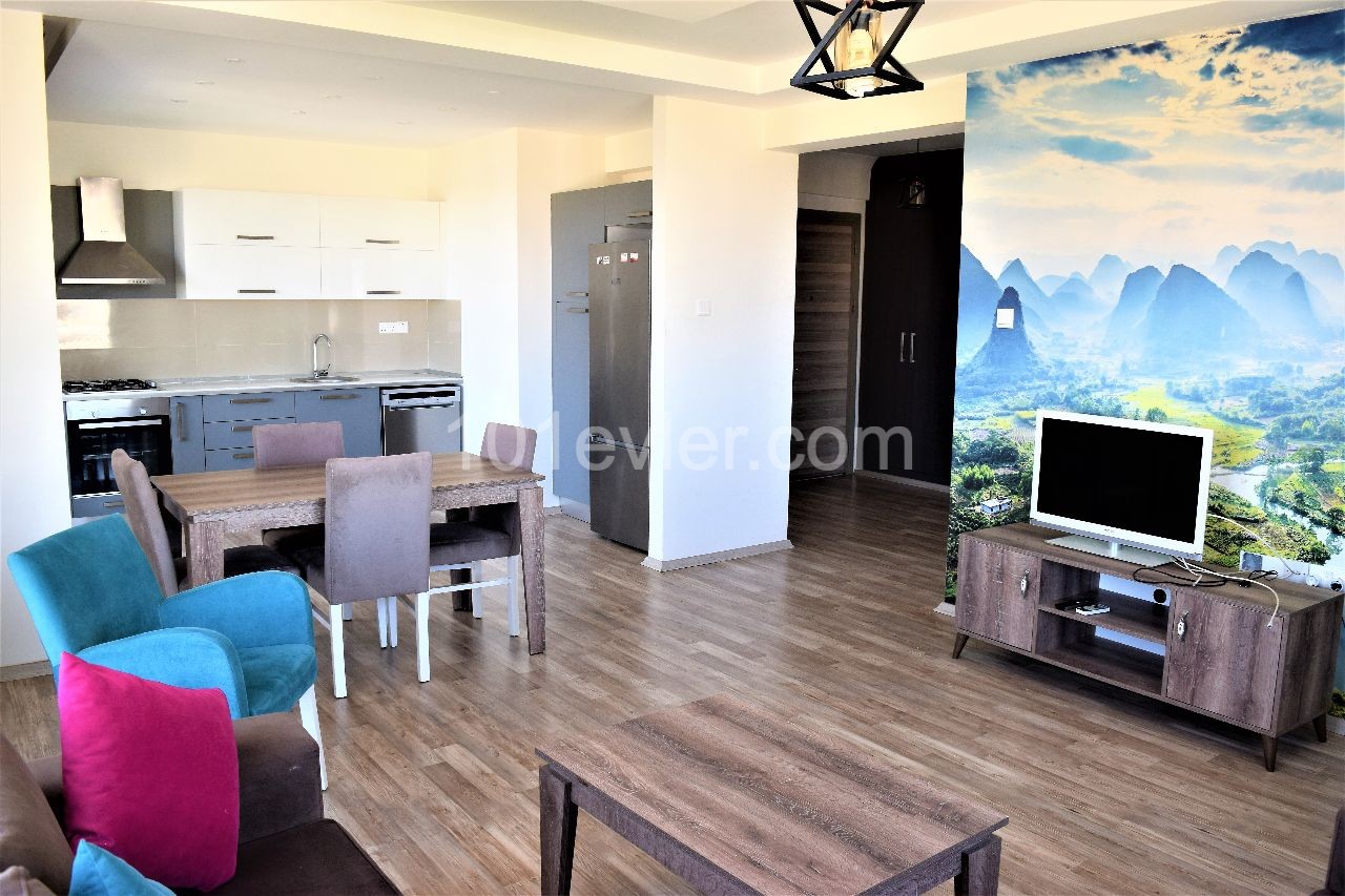 Girne Merkez’de Lüks Eşyalı Geniş 3+1 Kiralık Rezidans