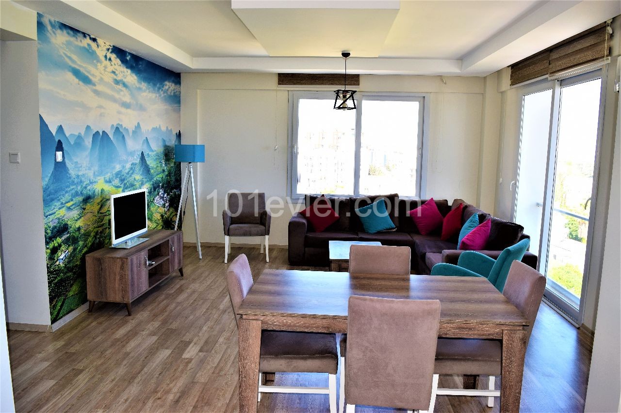 Girne Merkez’de Lüks Eşyalı Geniş 3+1 Kiralık Rezidans