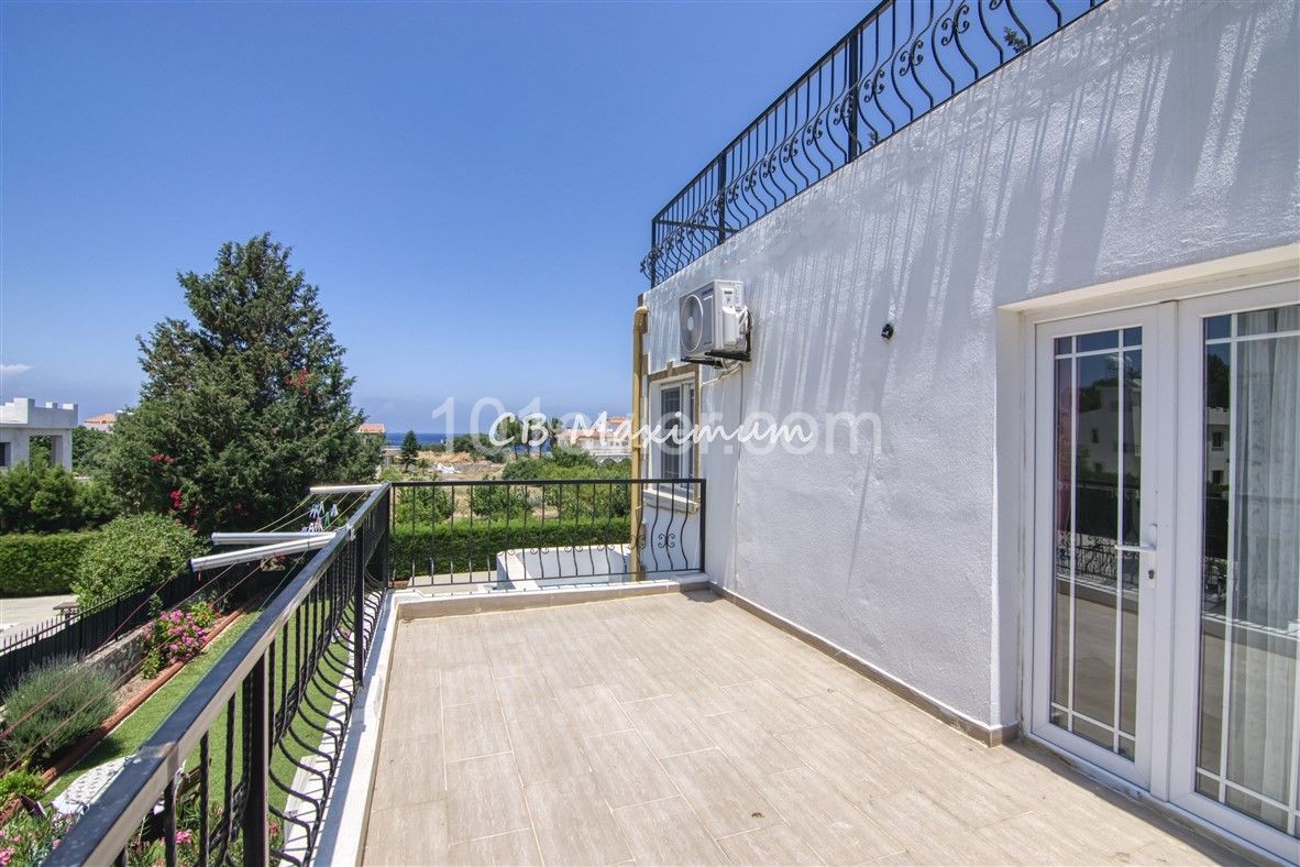 4+1 Villa With Private Pool And Large Garden For Sale In Kyrenia Karsiyaka ** 