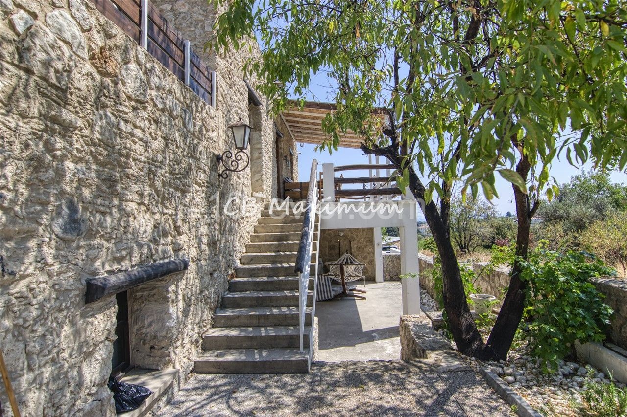 NORTH CYPRUS GIRNE OZANKOY 3+1 VILLA WITH STUNNING MOUNTAIN AND SEA VIEW FOR SALE