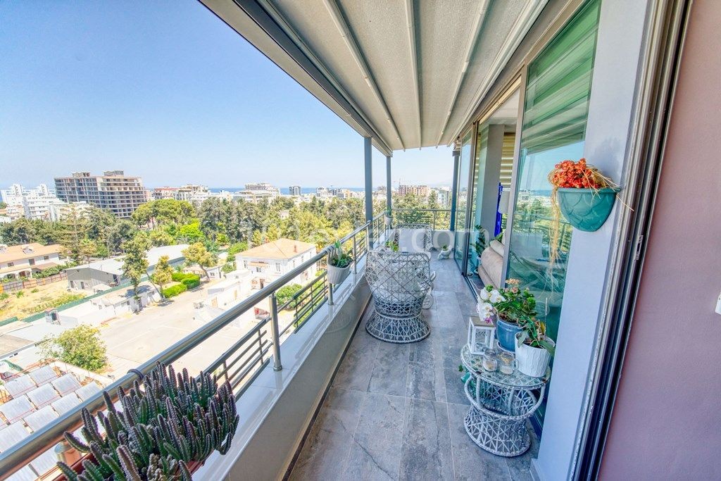 Penthouse zum Verkauf mit herrlichem Meerblick in Kyrenia ** 