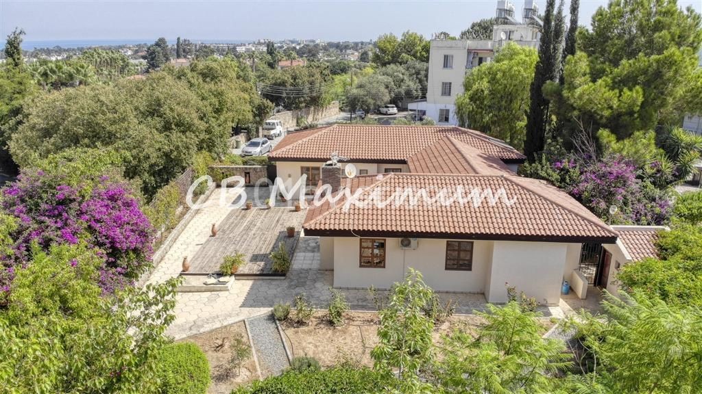 A Detached One-Decker Villa for Sale with a Private Swimming Pool in Kyrenia Lapta, Within a Plot of 1070m2 ** 