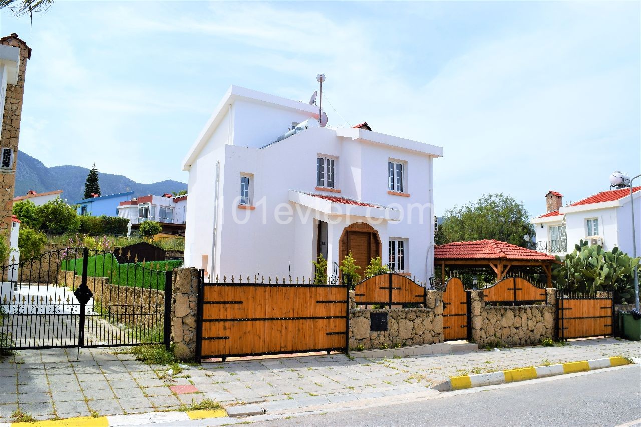 3+1 Villa with Swimming Pool in Bellapais Kyrenia 