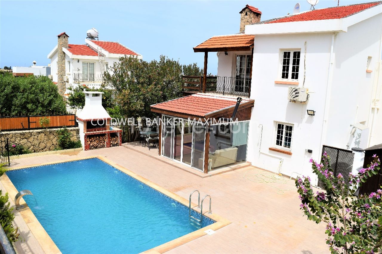 Girne Bellapaiste Havuzlu ve Bakımlı Full Eşyalı 3+1 Villa