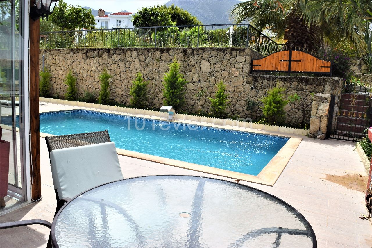 3+1 Villa with Swimming Pool in Bellapais Kyrenia 