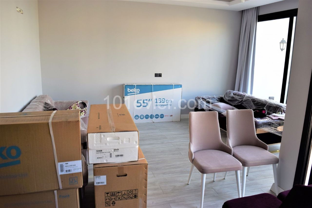 2+1 Apartment Flat with Garden and Sea View in Girne Karaoglanoglu 