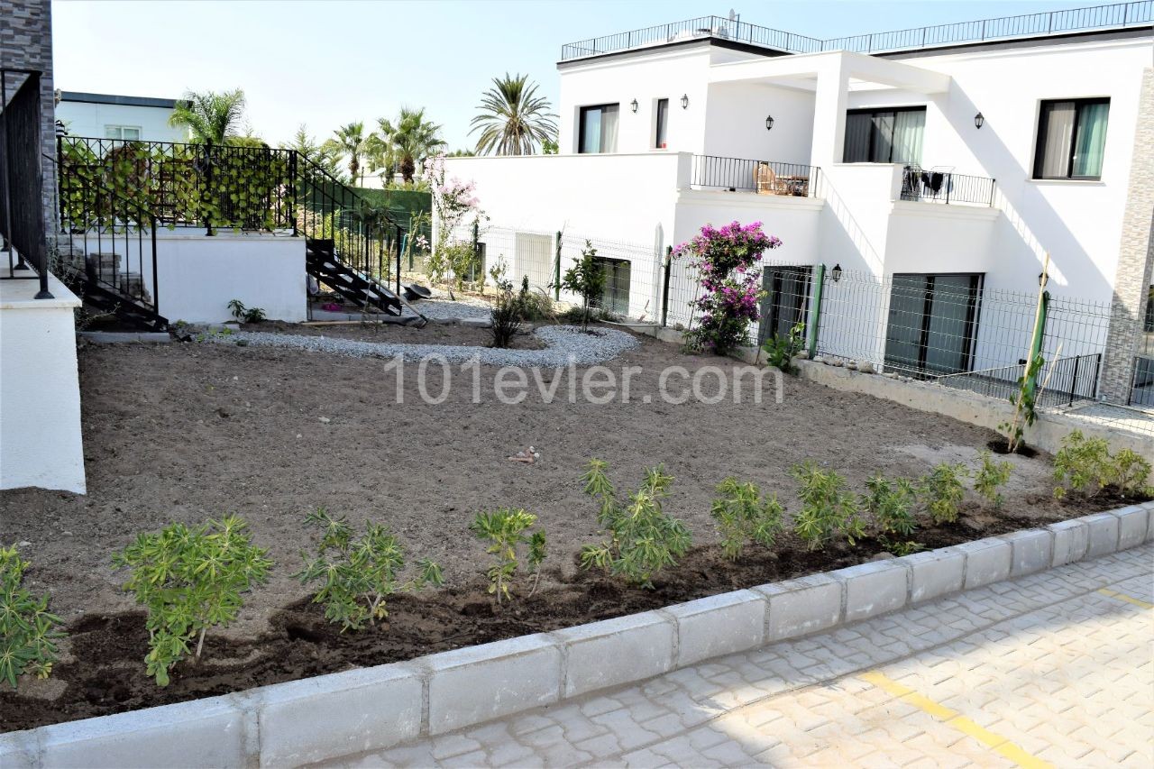 2+1 Apartment Flat with Garden and Sea View in Girne Karaoglanoglu 