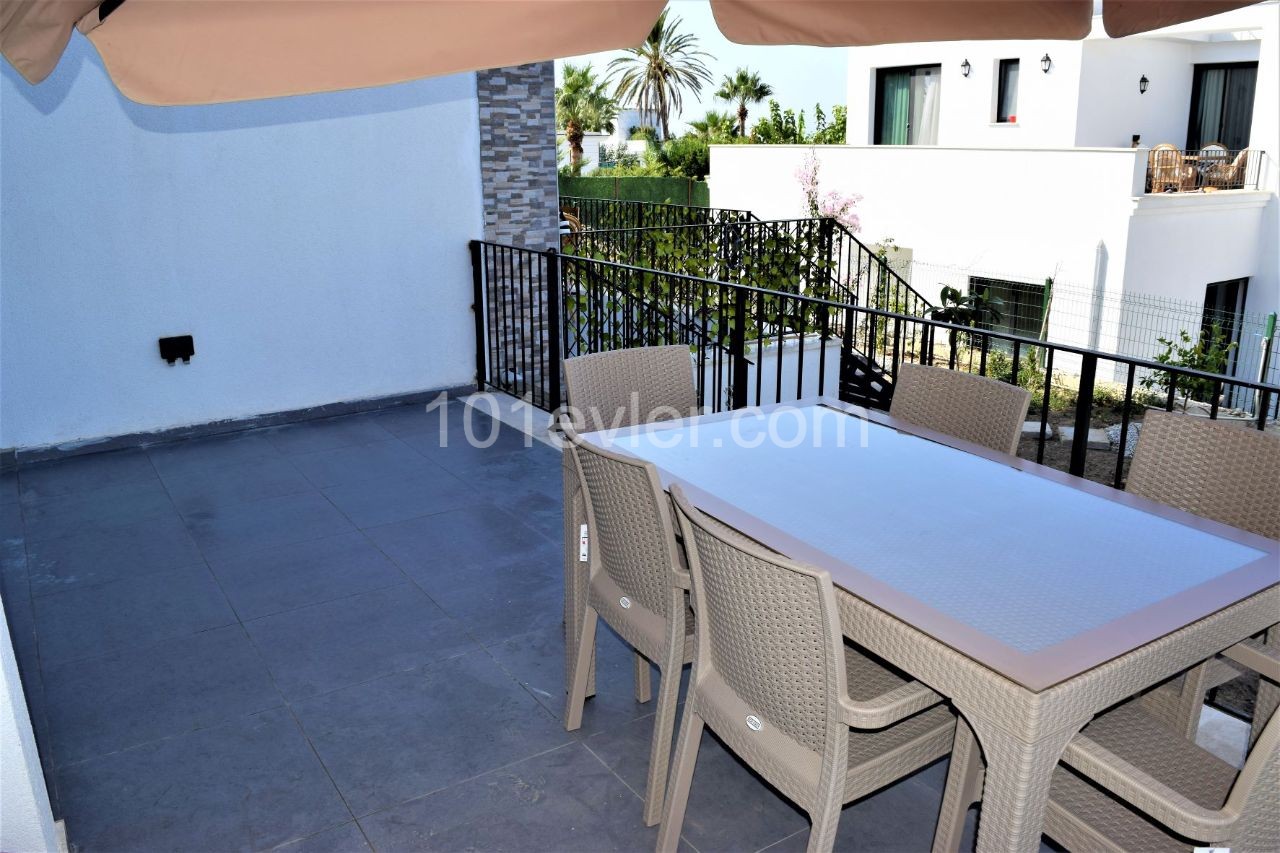 2+1 Apartment Flat with Garden and Sea View in Girne Karaoglanoglu 